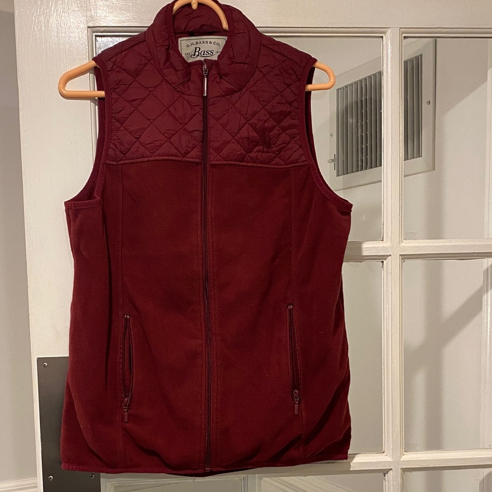 G H Bass size Medium Vest good condition